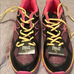 EverLast girls athletic shoes